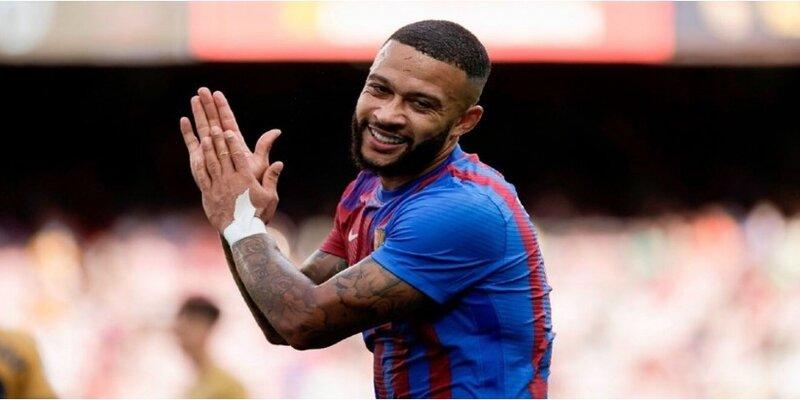 Một số thông tin cho rằng Depay rời Barca